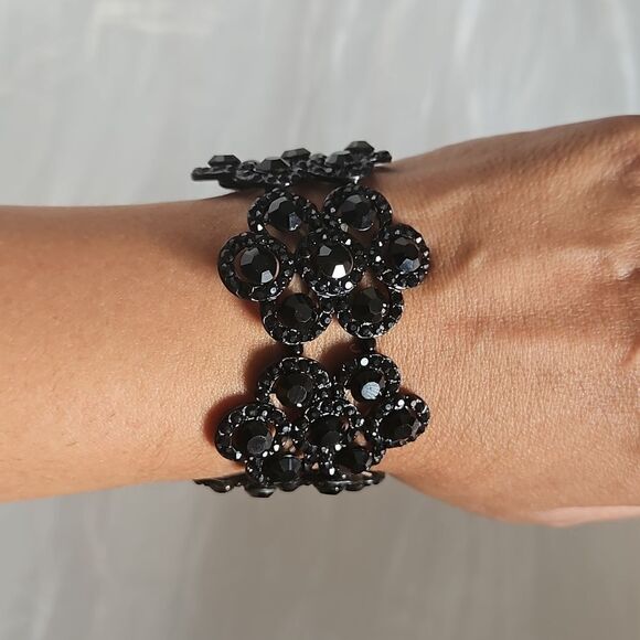 Bitter & Sweet Ladies Floral Beaded Elastic String Bracelet 7 Inch Black - Picture 1 of 16